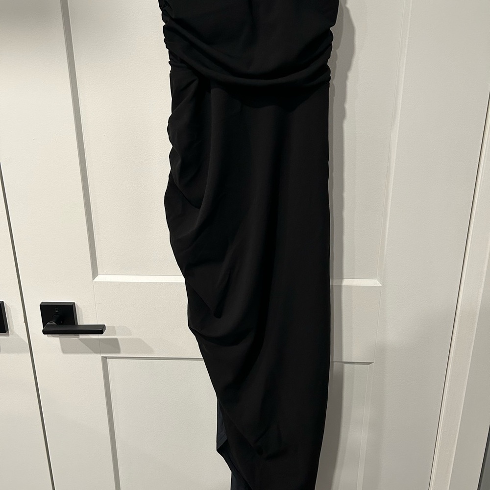 Abercrombie & Fitch Black Ruched Front Cutout Asymmetrical Midi Dress - Picture 5 of 7